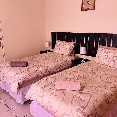 Abrama Bed And Breakfast フランシスタウン エクステリア 写真